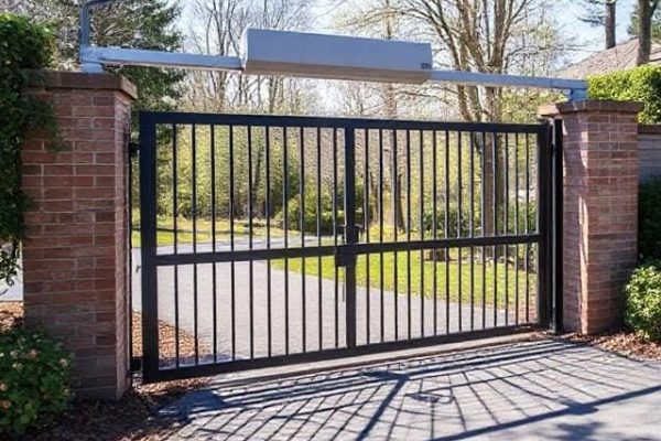 Automatic gate opener installation services in Niagara Falls Ontario